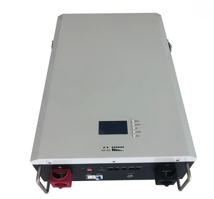 Batterie de stockage LiFePO4 suspendue au mur 100A 48V pour un système d'énergie solaire personnalisé pour la maison