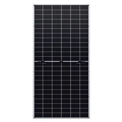 La taille de la cellule est de 182 mmx182 mm.