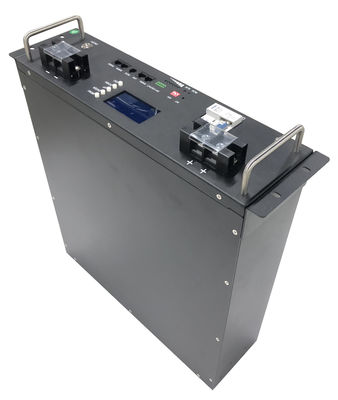 Piles LiFePO4 montées sur rack 51.2V 100Ah pour système de stockage d'énergie solaire Piles solaires