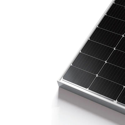 JA Panneaux solaires mono 540W-565W Module à demi-cellule avec une capacité de sécurité de série maximale de 30A