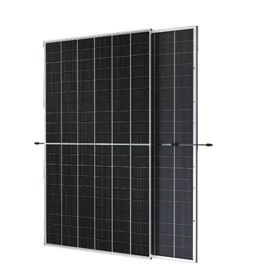 Panneau solaire de 590W de qualité A Bifacial double verre coupé à moitié 210mmx210mm