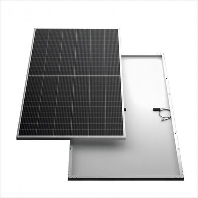 Module photovoltaïque monocristallin de 605 W avec feuille arrière blanche et cadre en alliage d'aluminium anodisé
